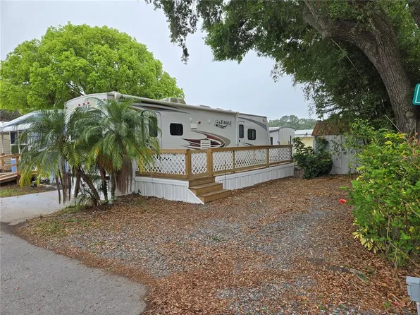 39224 Maher Dr, Zephyrhills, FL 33542