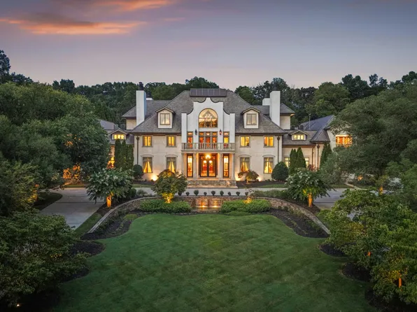 8843 Forest Creek Ln, Ooltewah, TN 37363