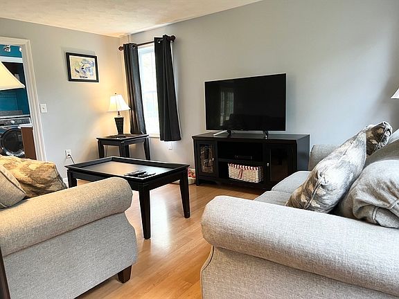 5th image of 227 1/2 Pond St