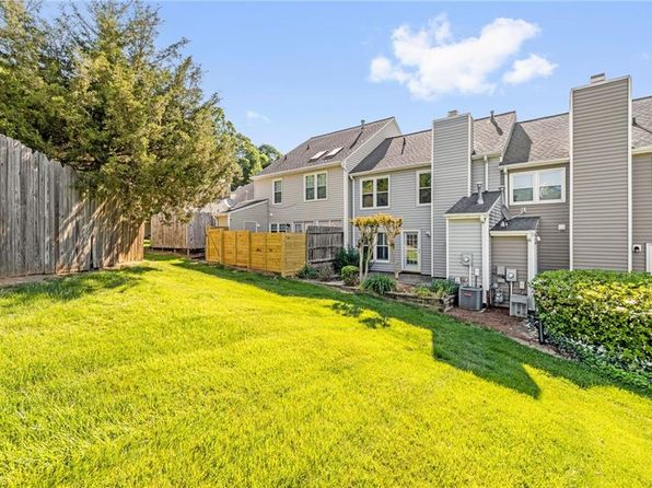 27 Cedar Knoll Dr, Greensboro, NC 27407