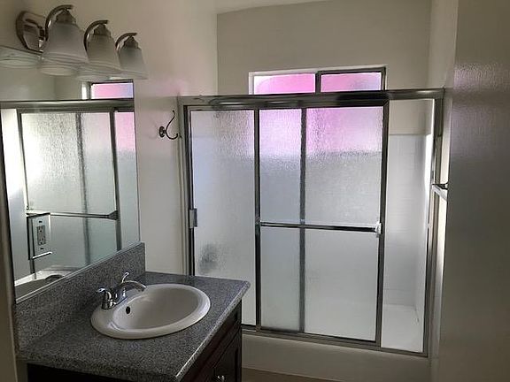 3rd image of 2320 Glendale Blvd APT 11