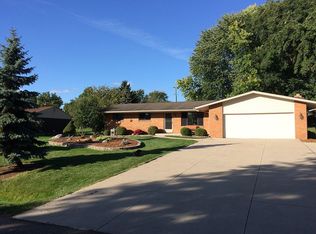 27766 Johnson Rd, Grosse Ile, MI 48138