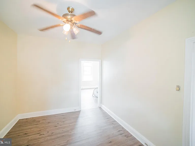 2427 E Allegheny Ave #2 — Photo 12
