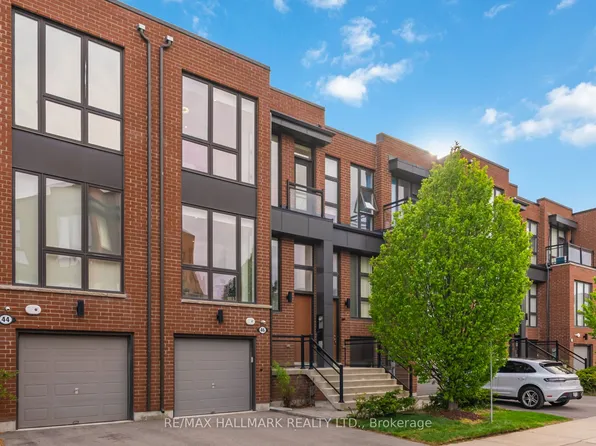 46 Crestridge Dr, Vaughan, ON L4J 0K1