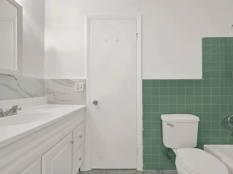 340 Madeira Ave #2 — Photo 7