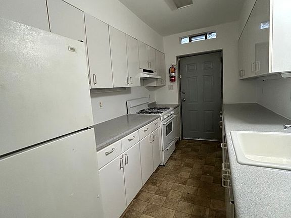 5th image of 163 Kirkbride Ave