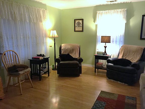 2nd image of 608 N Baskin St