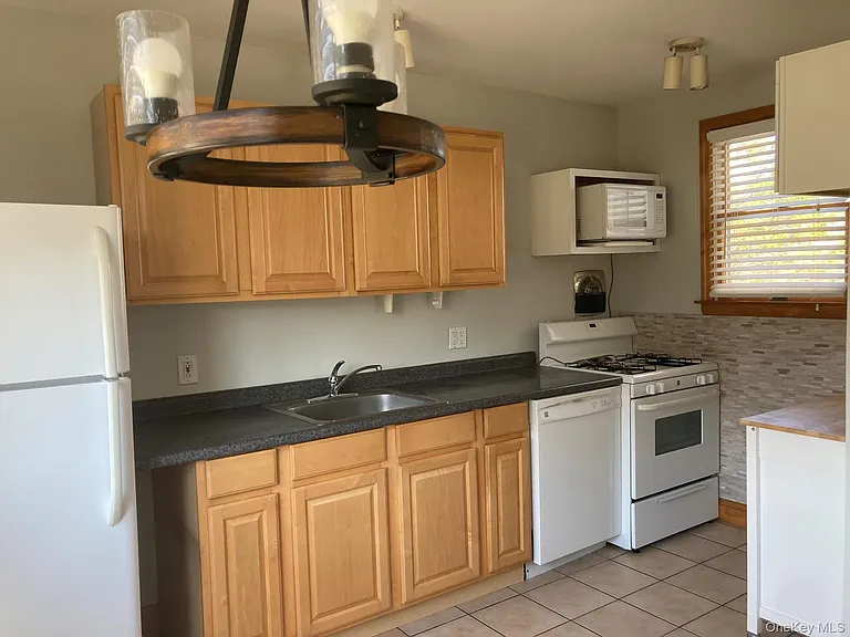 513 Marcellus Rd #1 — Photo 6