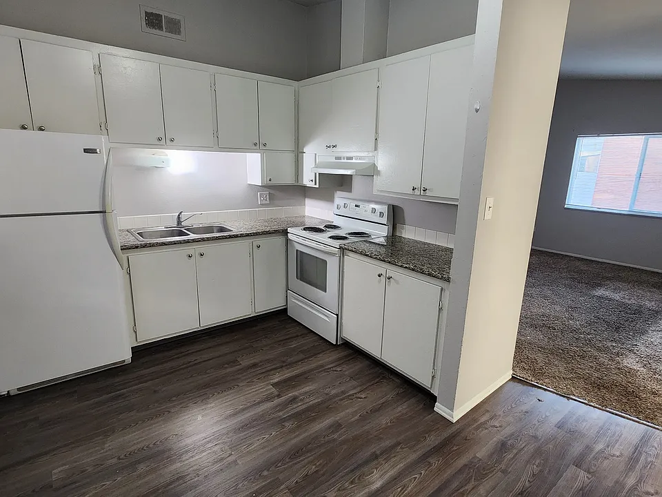 2926 Eliot Cir #4