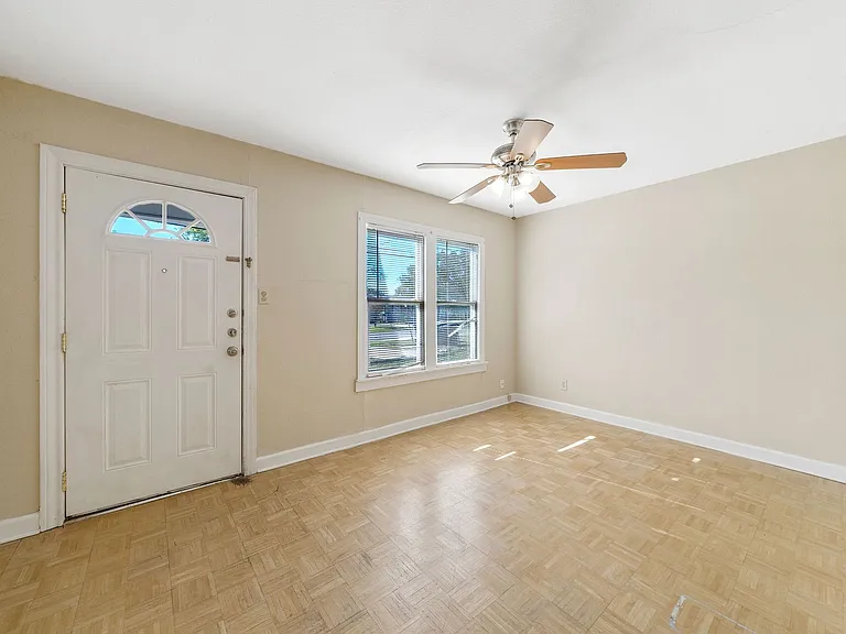 313 La Manda Blvd — Photo 6