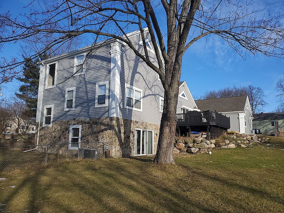 2nd image of 2525 Norton Lawn St