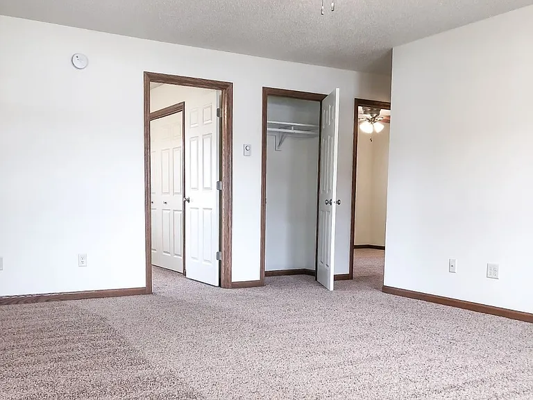 2402 Golf Rd — Photo 9