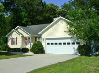 106 Knotts Ct, Sneads Ferry, NC 28460