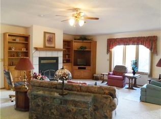 72 McKenzie Dr, Bella Vista, AR 72715