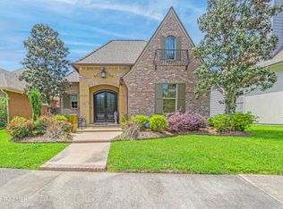 305 Saint Girons Dr, Lafayette, LA 70507