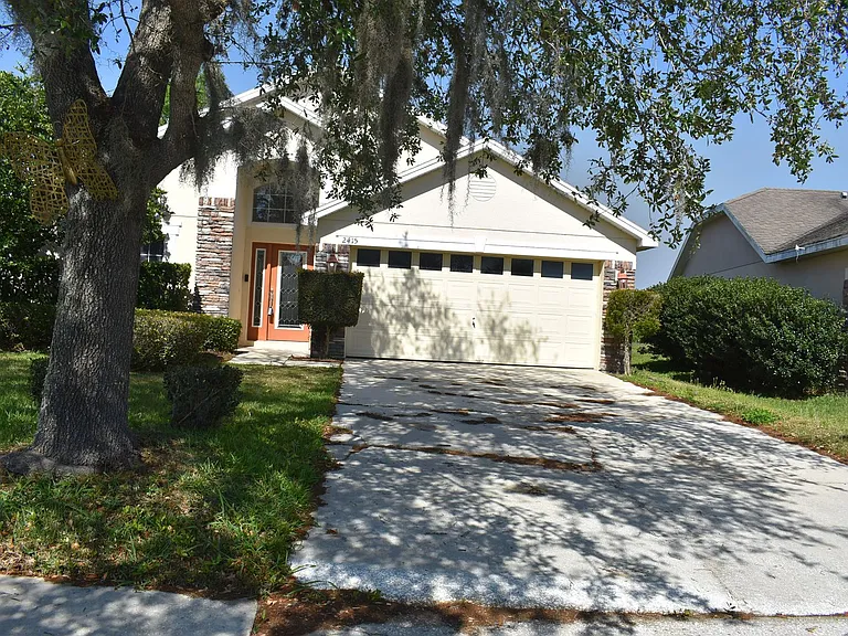 2415 Sabastian St — Photo 2