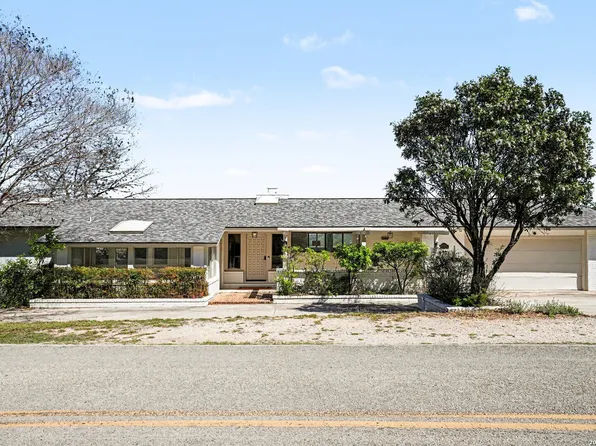1820 Triple Peak, Canyon Lake, TX 78133