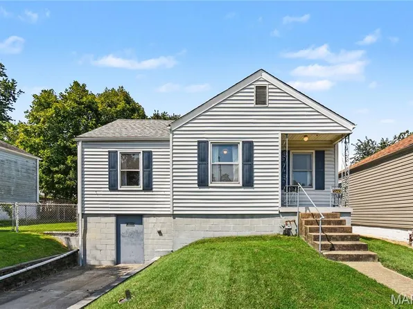 3545 Saint Genevieve Ln, Saint Ann, MO 63074