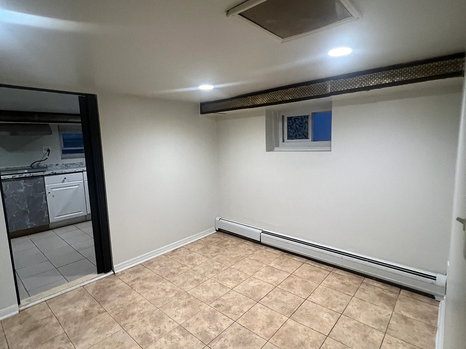 2 bed, 1880 sqft, $2,100 — Photo 4