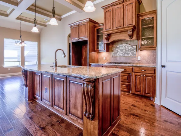 421 River Bank Ln, Granbury, TX 76049