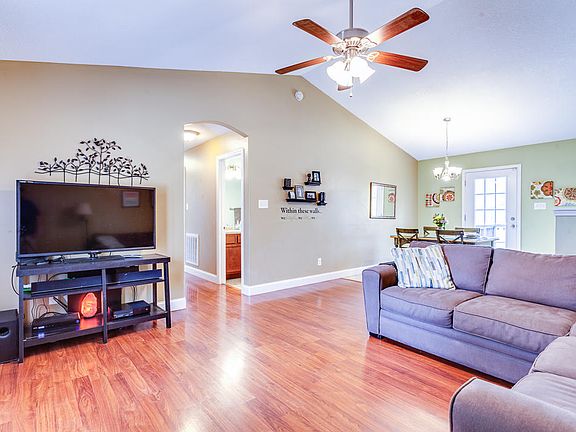3rd image of 7501 Seekirk Ln