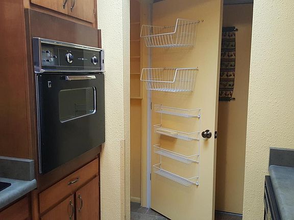3rd image of 2407 E Larkspur Dr