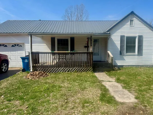 805 George St, Fairfield, IL 62837