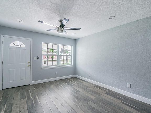 4th image of 4320 Berkley Dr