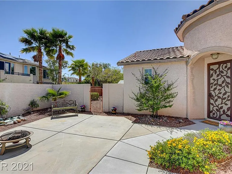 449 Eternity St — Photo 3