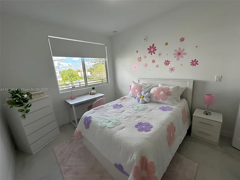 1010 SW 69th Ave #212 — Photo 9