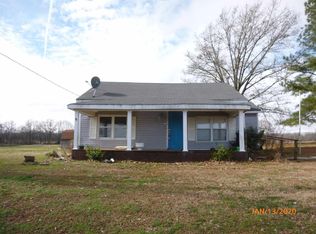 32 Loop Rd, Trenton, TN 38382