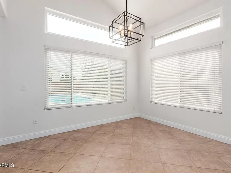 7217 W Crest Ln — Photo 7