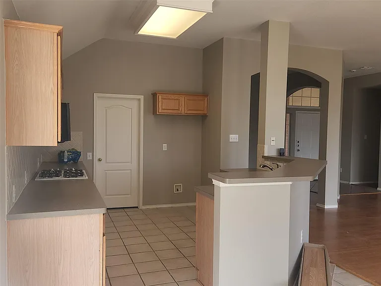 11203 Newberry Dr — Photo 16