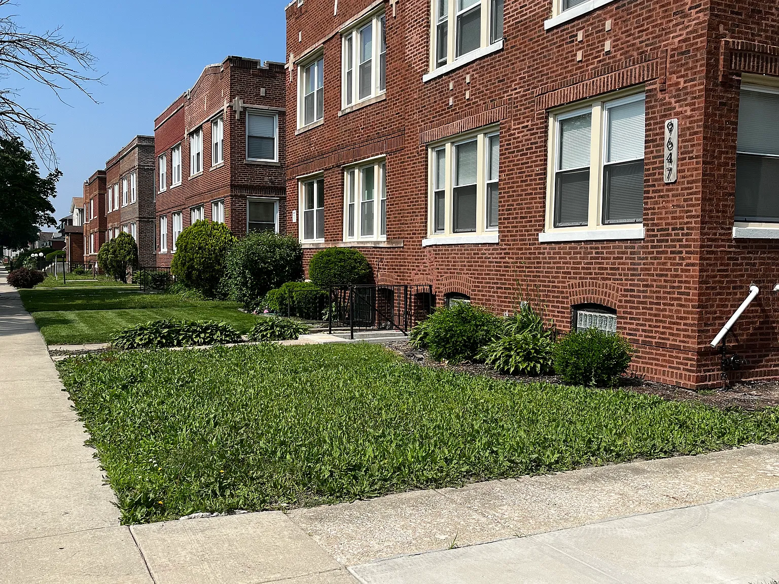 2 bed, $1,400 — Photo 1