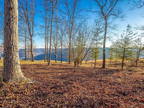 4th image of 2019 Laurel Lake Dr