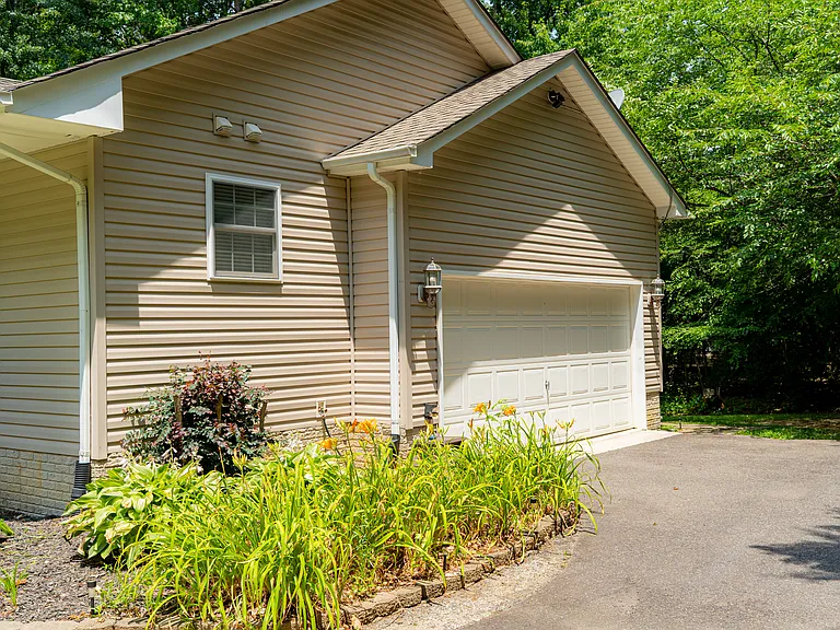8401 Kennedy Dr — Photo 98
