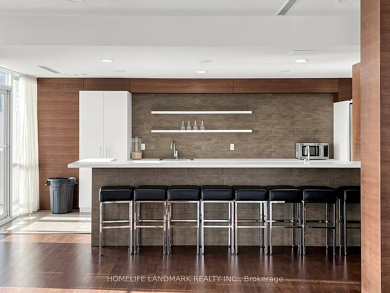 112 George St S #S508 — Photo 37