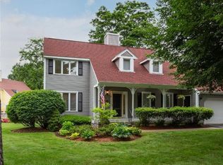 4 Carriage Ln, Nashua, NH 03063