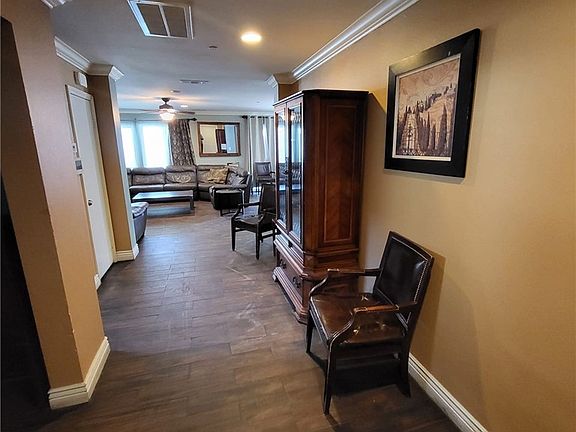 3rd image of 3060 Emerald Ln