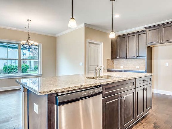5th image of 306 Melbourne Ln