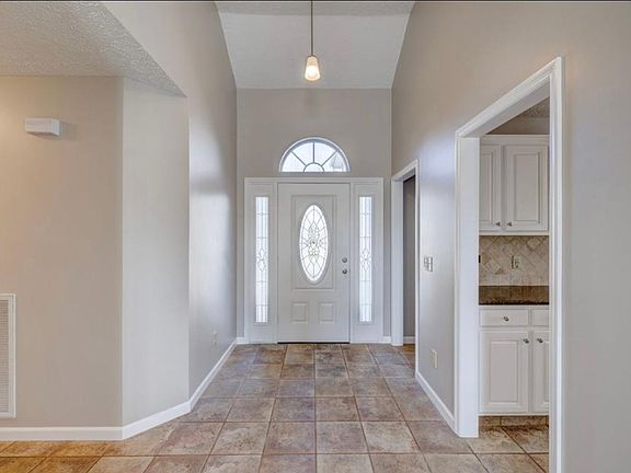 4th image of 777 Jaywood Dr