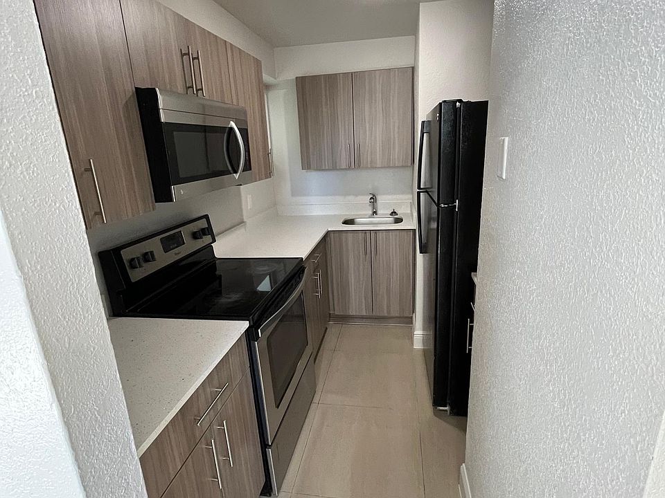 1st image of 460 NE 137th St #210