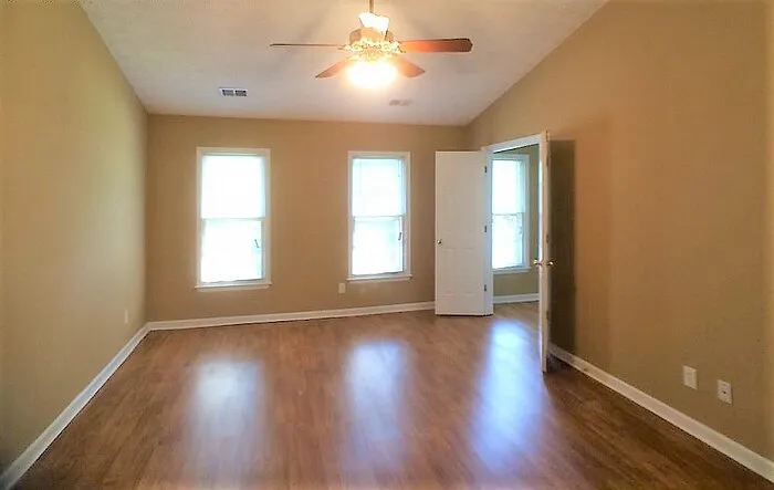 2213 McQuiston Dr SW — Photo 2