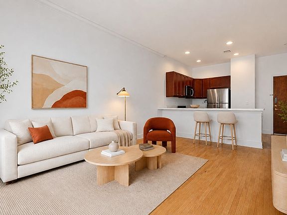 2nd image of 61 Grand St #2K