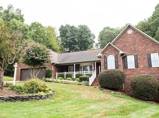 105 Kingsfield Ct, Archdale, NC 27263