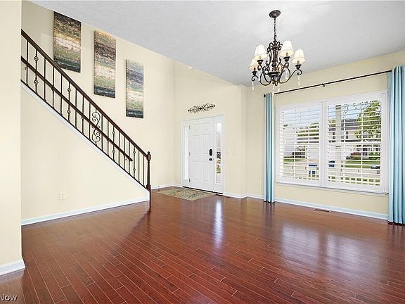 3rd image of 9022 Franklin Dr