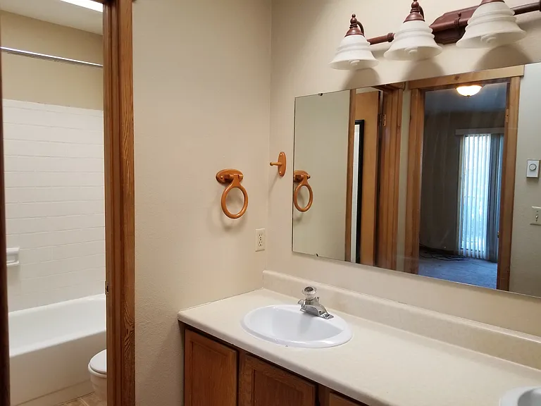 5 N Yellowstone Ave — Photo 10