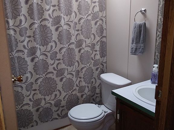 4th image of 532 Elmwood Ln