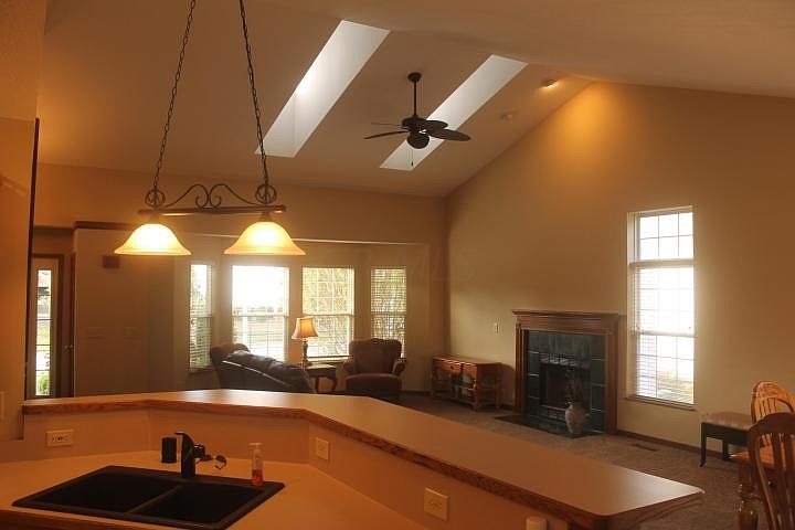 2nd image of 825 Monarda Pl