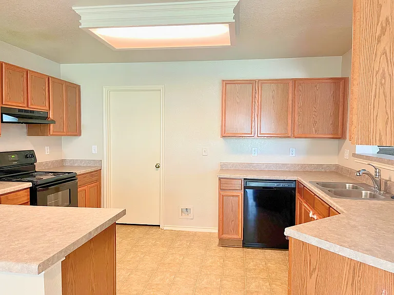 6031 Kensinger Pass — Photo 7